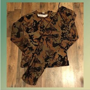 NWOT Sabrina Lauren Camouflaged joggin suit.